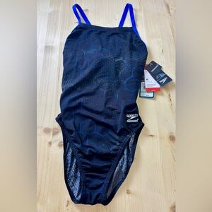 BRAND NEW Speedo Women's Standard Swimsuit One Piece Endurance+ Fly Back Size 8